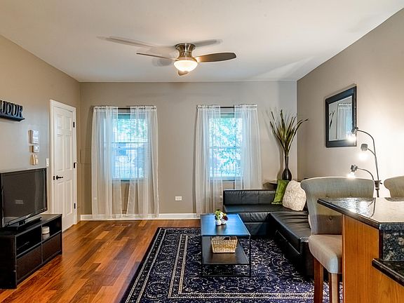 2nd image of 3528 S Prairie Ave #1