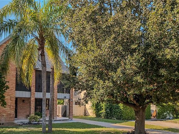 2nd image of 2106 Ash Cir