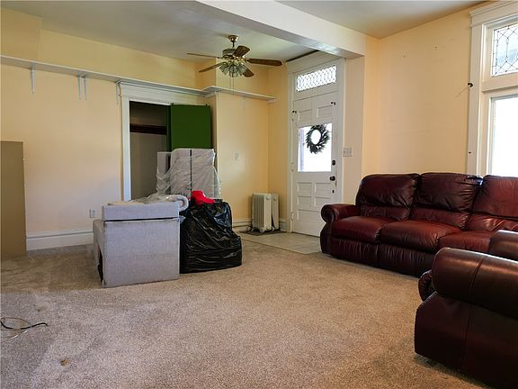 2nd image of 328 W Poplar St
