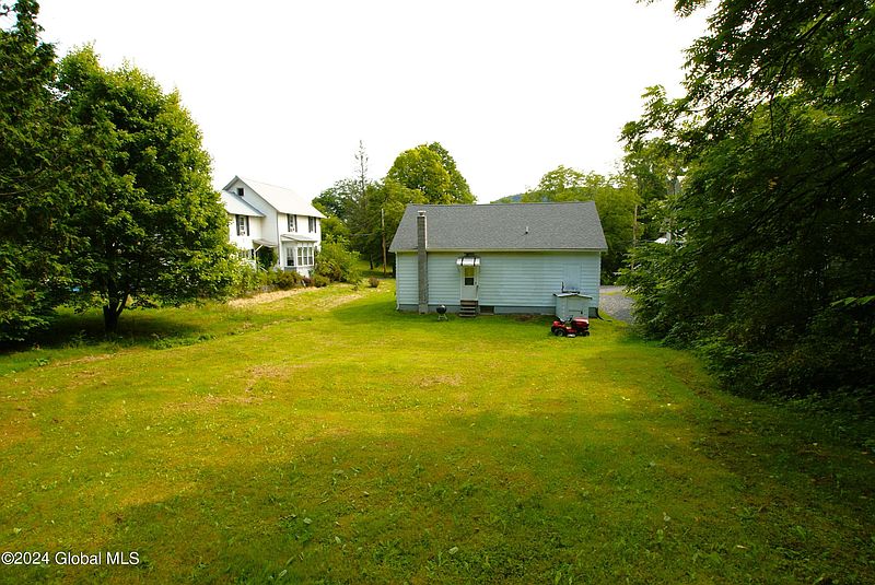 3rd image of 62 Saunders Street
