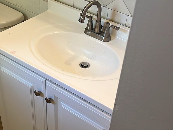 4th image of 927 Evanston St #931