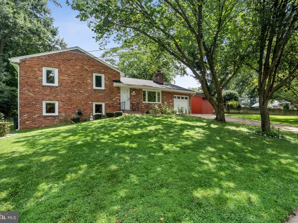 7638 Long Pine Dr, Springfield, VA 22151