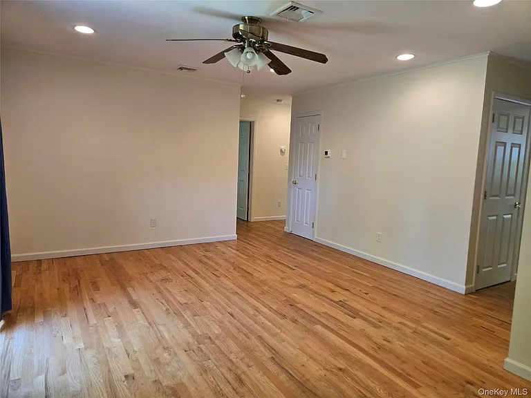 2758 N Cedar Ave — Photo 12