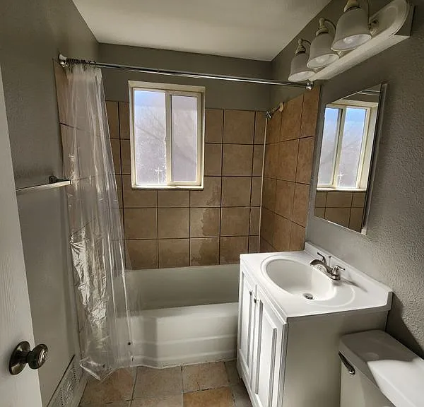 1308 N Moline St — Photo 12