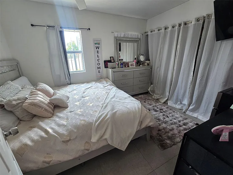 7025 Rue Granville #1 — Photo 16