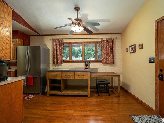 5th image of 2229 Merry Oaks Ln