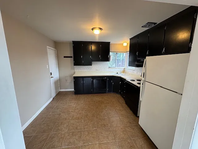 2 bed, 800 sqft, $1,750 — Photo 3