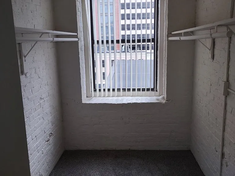 Marlboro Classic Apt & Redwood Square — Photo 30