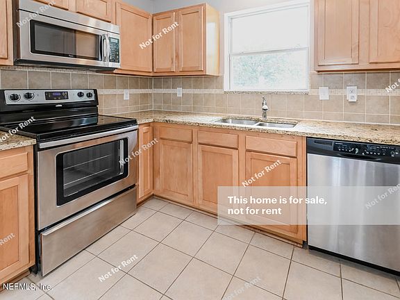 2nd image of 929 MILLARD Court W