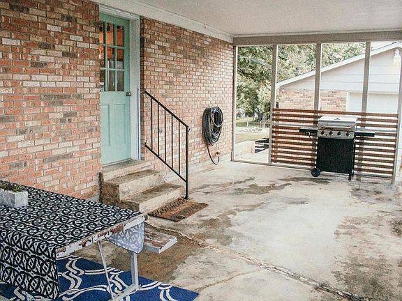 5th image of 218 Carla Dr
