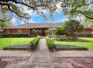 5051 Glenmeadow Dr, Houston, TX 77096