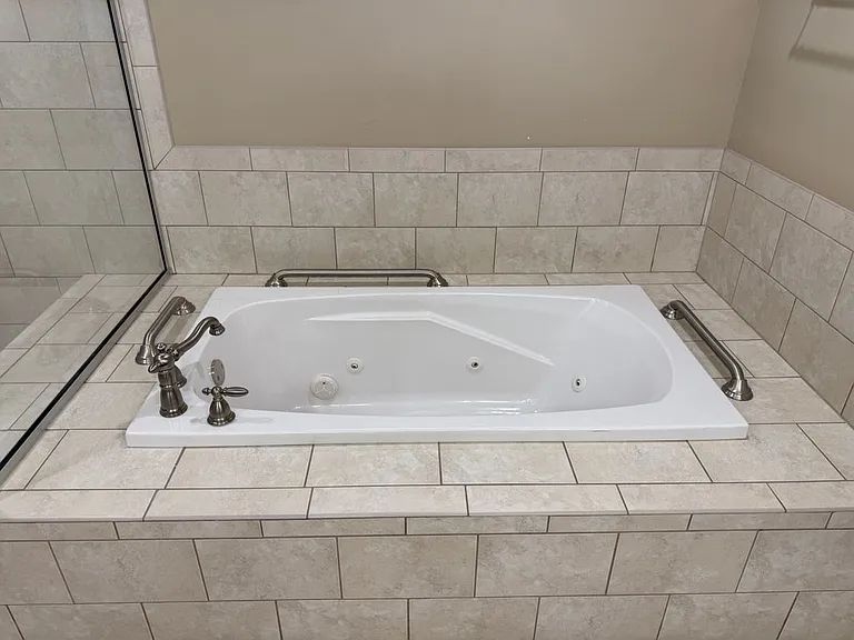 12 Enclave — Photo 19