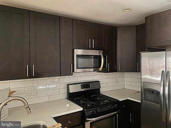5th image of 2025 N Woodstock St