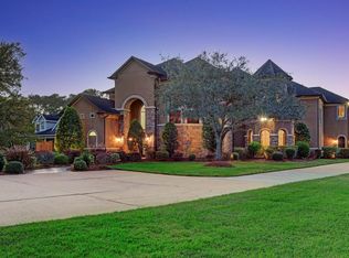 260 Whispering Pnes, Friendswood, TX 77546