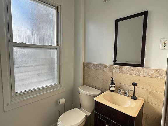 3rd image of 52 Monroe St Floor 3