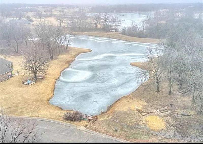 2nd image of 917 Riviera Dr