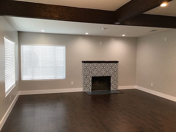 4th image of 15116 Flallon Ave