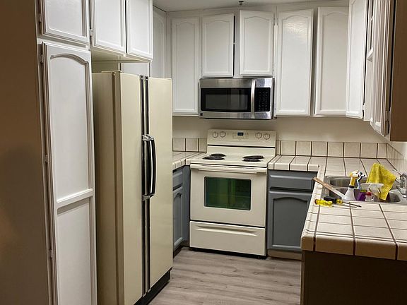 4th image of 5649 Lake Park Way Unit 309