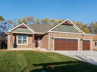 1404 151st Ter, Basehor, KS 66007