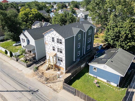 4th image of 141 Ocean St