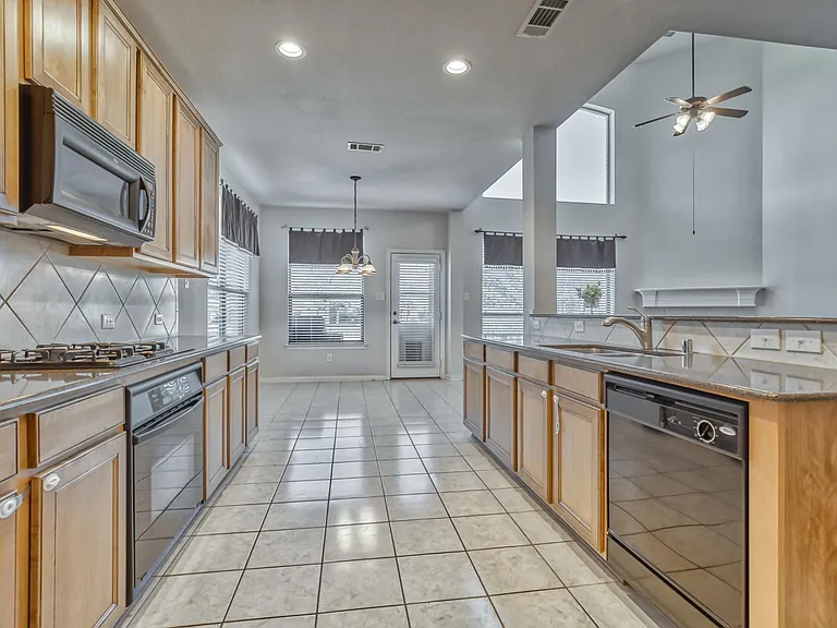 4609 Pine Brook Dr — Photo 3