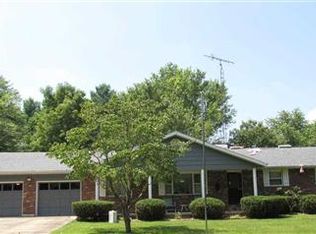 21 Locksley Ct E, Bedford, IN 47421