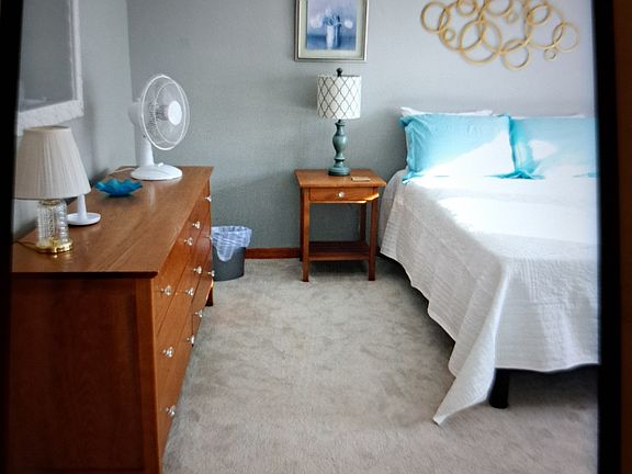 5th image of 170 Malletts Bay Ave #B