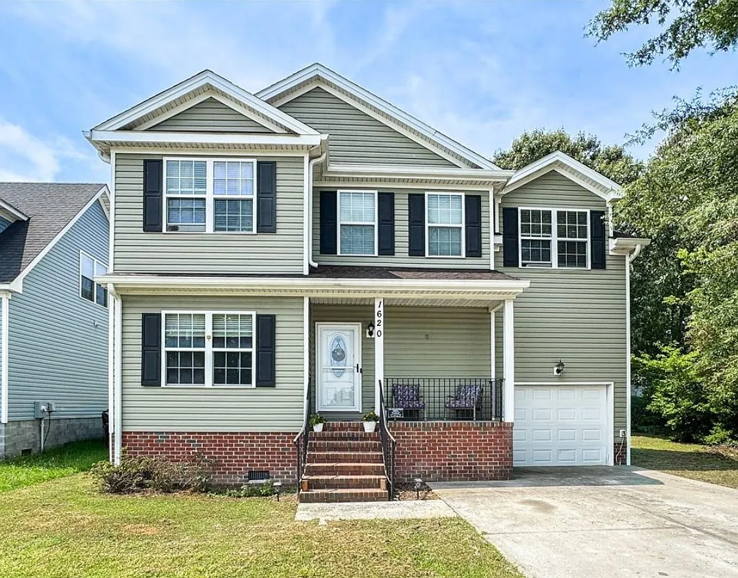 5 bed, 2363 sqft, $4,037 — Photo 1