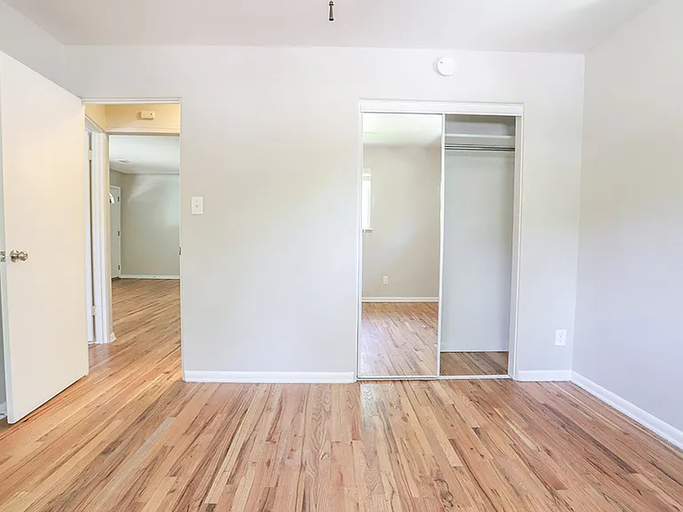 2421 S Gaylord St — Photo 33