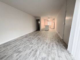 Colonial House South