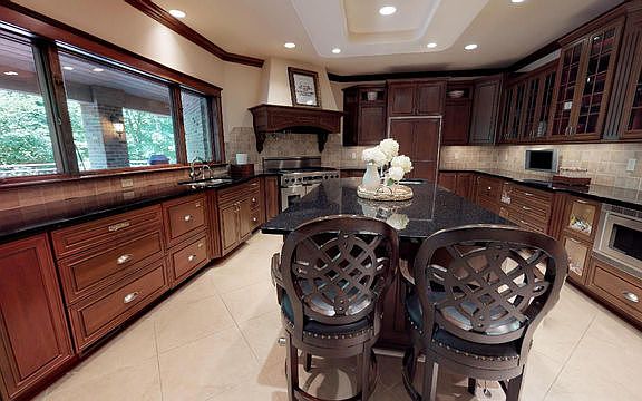 4th image of 20678 Abbey Dr