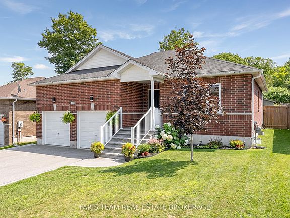 3rd image of 17 Hunter Ave