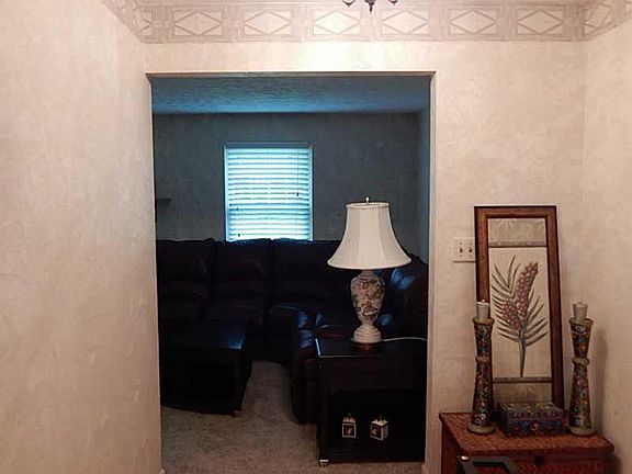 3rd image of 112 Glenwood Dr