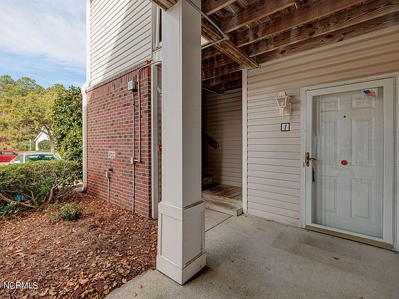 5th image of 1402 Willoughby Park Court #1