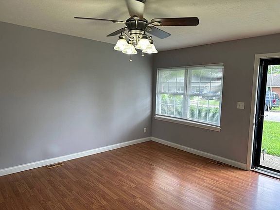 3rd image of 2219 Webster Ct