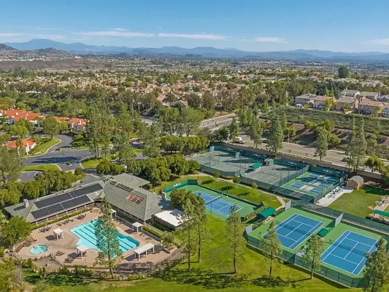 Bear Creek recreation facilities access included in rent
