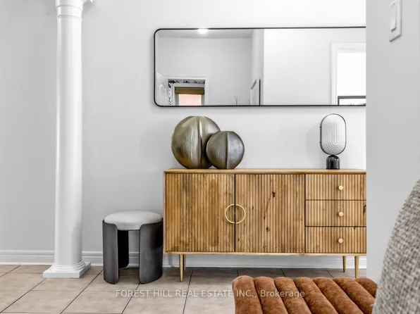 240 Swan Park Rd, Markham, ON L6E 0B1