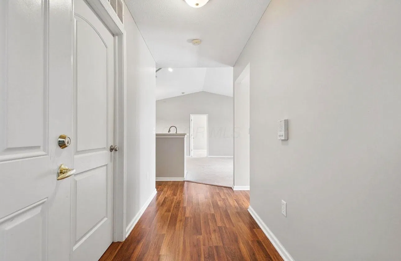 707 Hidden Springs Dr — Photo 4