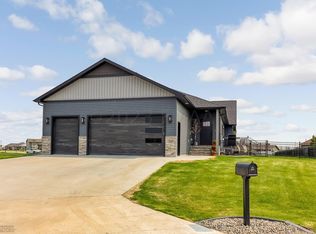 802 Eagle Ct, Mapleton, ND 58059