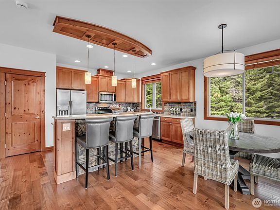 5th image of 381 High Mark Drive