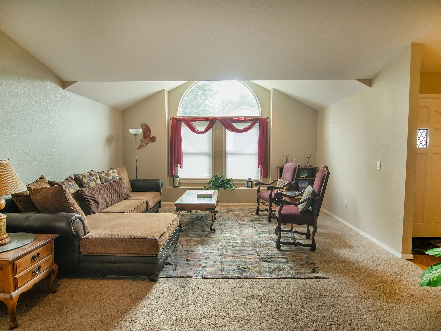 3 bed, 2000 sqft, $3,000 — Photo 4