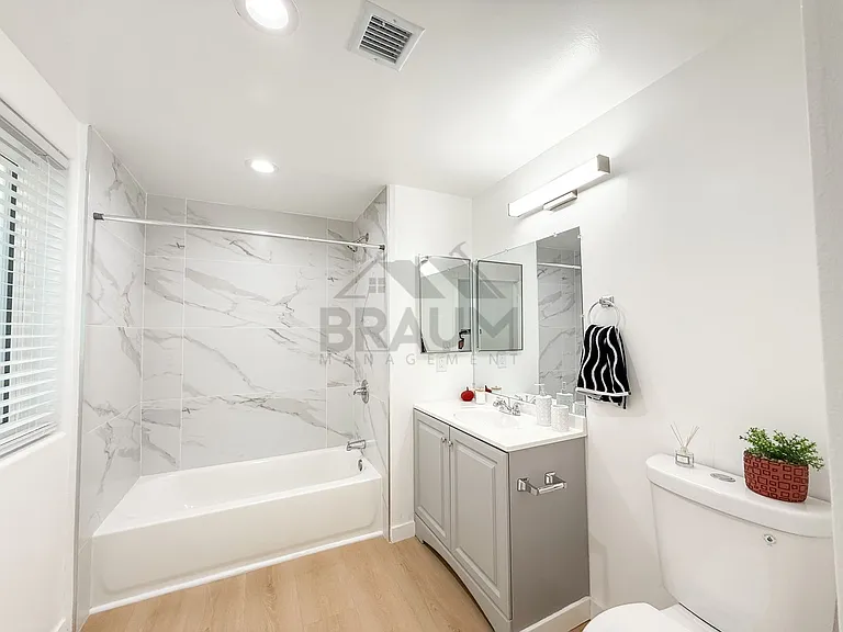 10849 Fruitland Dr — Photo 23
