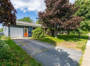 25 Dumbarton Ave, Dartmouth, NS B2X 1Z7