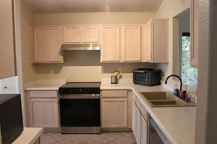 740 W Baylor Ln — Photo 4