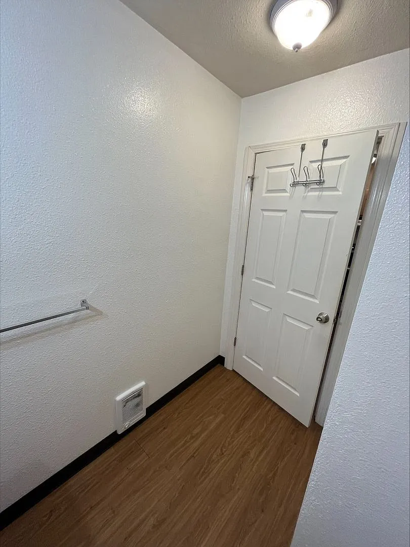 Building Photo - 713 N Tower Ave #B