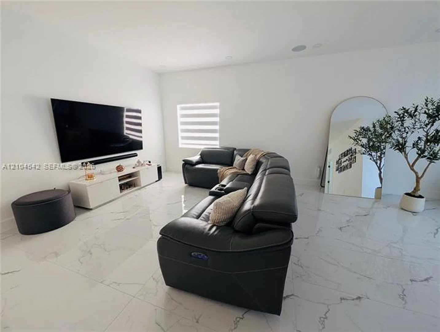 8137 NW 199th Ter # 8137, Hialeah, FL 33015 — Photo 2