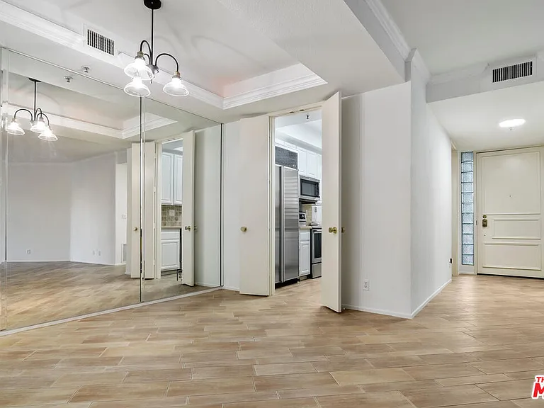 2131 Century Park Ln #118 — Photo 15