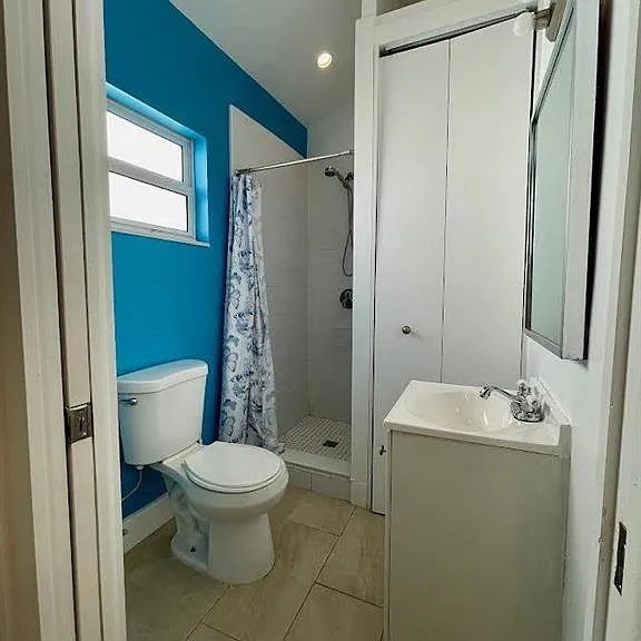 10 NE 11th Ave #3 — Photo 8