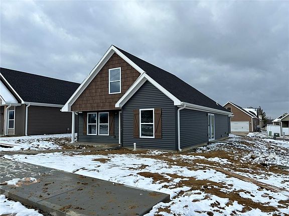 2nd image of 4901 S Creek Woods Dr