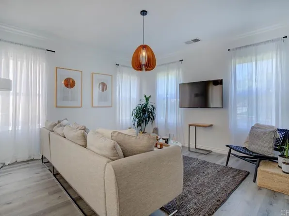 1930 Parker Mountain Rd, Chula Vista, CA 91913